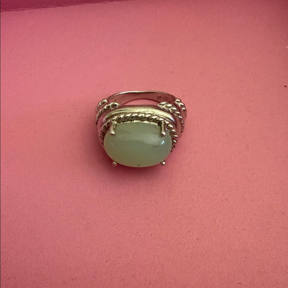 Elegant 925. Sterling Silver Chalcedony Ring